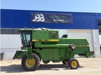 Combine harvester JOHN DEERE