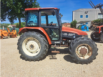 Farm tractor NEW HOLLAND