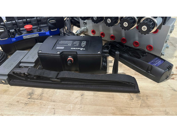 Construction machinery Proportional Valve Cetop valve 6 functions 16GPM 60 l/min + Scanreco G2B Radio Remote and manual operation: picture 4 Construction machinery Proportional Valve Cetop valve 6 functions 16GPM 60 l/min + Scanreco G2B Radio Remote and manual operation: picture 4