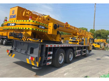 Mobile crane XCMG