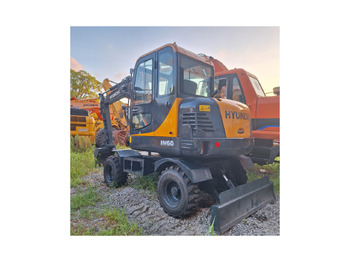 Wheel excavator HYUNDAI