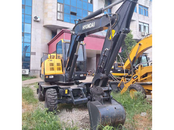 Wheel excavator HYUNDAI