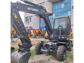 Wheel excavator HYUNDAI
