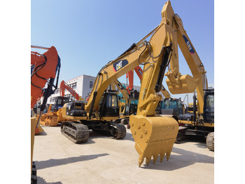 Crawler excavator