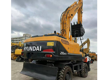 Wheel excavator HYUNDAI