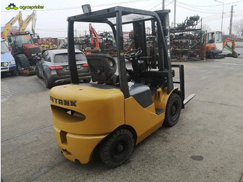 Diesel forklift DETANK D25: picture 3 Diesel forklift DETANK D25: picture 3