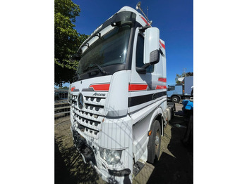Tractor unit MERCEDES-BENZ