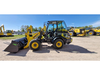 Wheel loader KOMATSU WA70