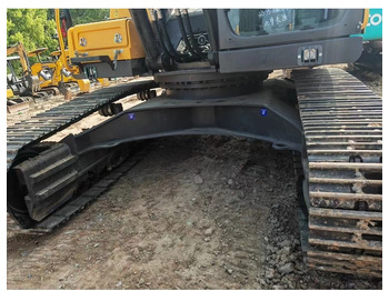 Crawler excavator 2020 Volvo EC300: picture 3