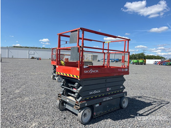 Scissor lift SKYJACK