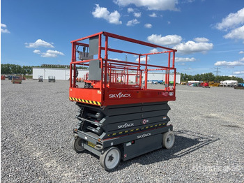 Scissor lift SKYJACK