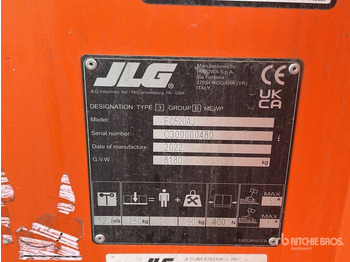 Articulated boom JLG