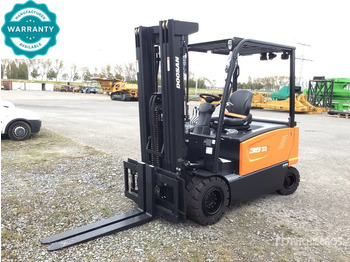 Electric forklift DOOSAN