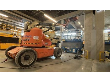 Articulated boom JLG E450AJ