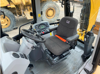 Backhoe loader Caterpillar 432F2 NVT: picture 3