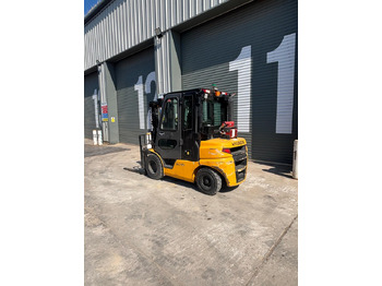 Leasing of  Hyundai 30D-9E Hyundai 30D-9E: picture 3 Leasing of  Hyundai 30D-9E Hyundai 30D-9E: picture 3