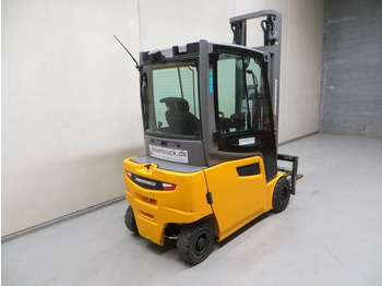 Electric forklift Jungheinrich EFG 320: picture 4