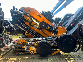 Crane truck
