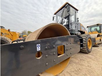 Compactor CATERPILLAR CS683E: picture 3 Compactor CATERPILLAR CS683E: picture 3