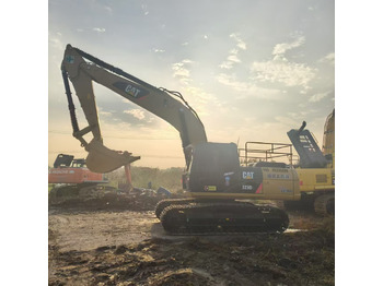 Crawler excavator CATERPILLAR 329D2: picture 4