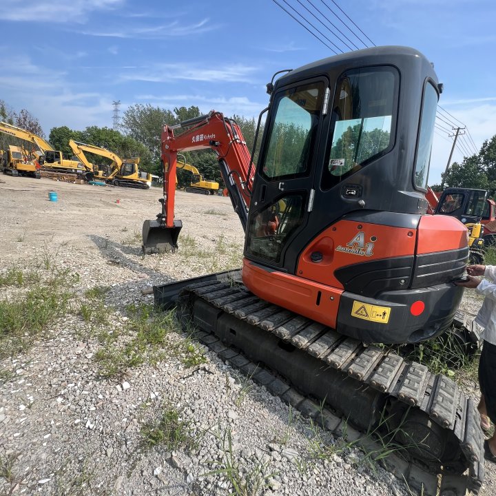Mini excavator KUBOTA KX155: picture 4
