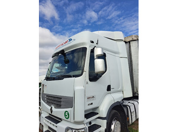 Cab RENAULT Premium