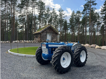 Farm tractor FORD
