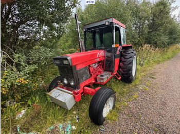 Farm tractor INTERNATIONAL