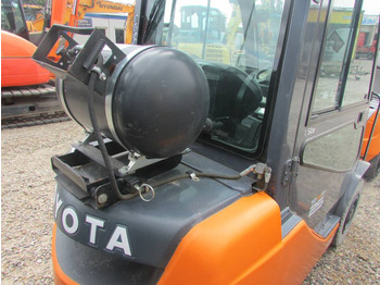 LPG forklift Toyota 02-8 FGF 25 Tonero 25 Gas Stapler 02-8FGF25 7500€: picture 5