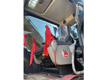 Crawler excavator Komatsu PC 210LC: picture 4 Crawler excavator Komatsu PC 210LC: picture 4