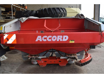Fertilizer spreader