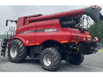Combine harvester CASE IH Axial-Flow