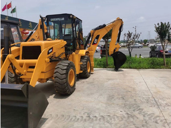 Backhoe loader Caterpillar 420F: picture 2
