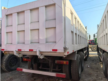 Tipper SINOTRUK HOWO 8x4: picture 3 Tipper SINOTRUK HOWO 8x4: picture 3