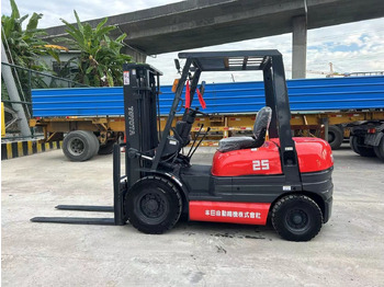 Diesel forklift Toyota FD25: picture 4