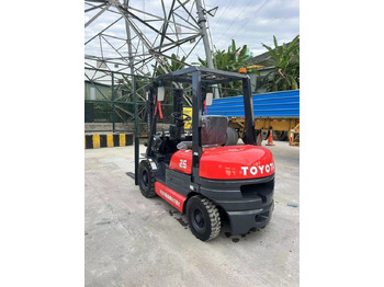Diesel forklift Toyota FD25: picture 3