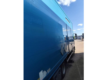 Box truck Renault D 7.5 LOW P4x2 210E6 Fourgon Polyfond avec hayon Repliable: picture 5