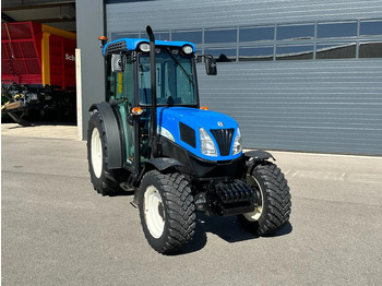 Farm tractor NEW HOLLAND T4000