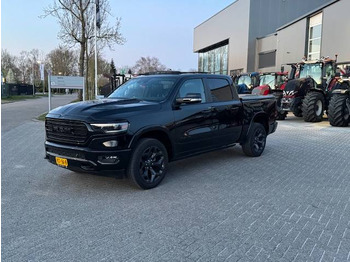 Car DODGE