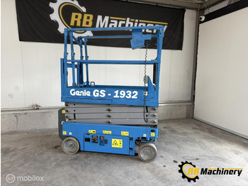 Scissor lift GENIE