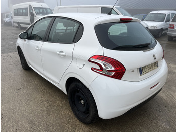 Small van Peugeot 208 1L6 hdi 100cv 2 places motricité renforcée FAM: picture 3