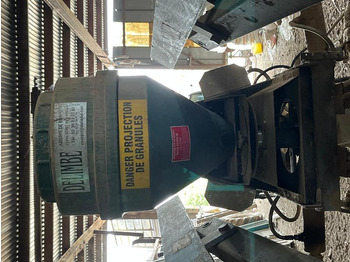 Fertilizer spreader