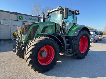 Farm tractor FENDT 826 Vario
