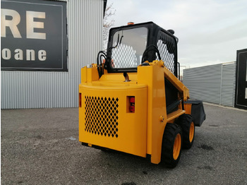 Skid steer loader Bobcat Front Loader Ram Italia FM 120 – Hammer Installation: picture 3