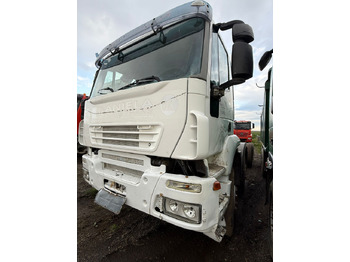 Cab chassis truck IVECO Trakker