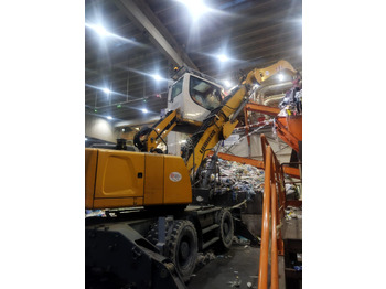 Waste/ Industry handler LIEBHERR LH 22 M