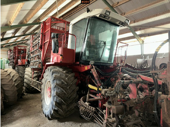 Beet harvester