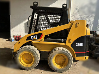 Skid steer loader CATERPILLAR 226B
