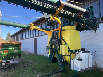 Trailed sprayer