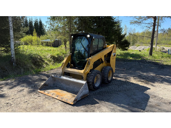 Skid steer loader CATERPILLAR 226D